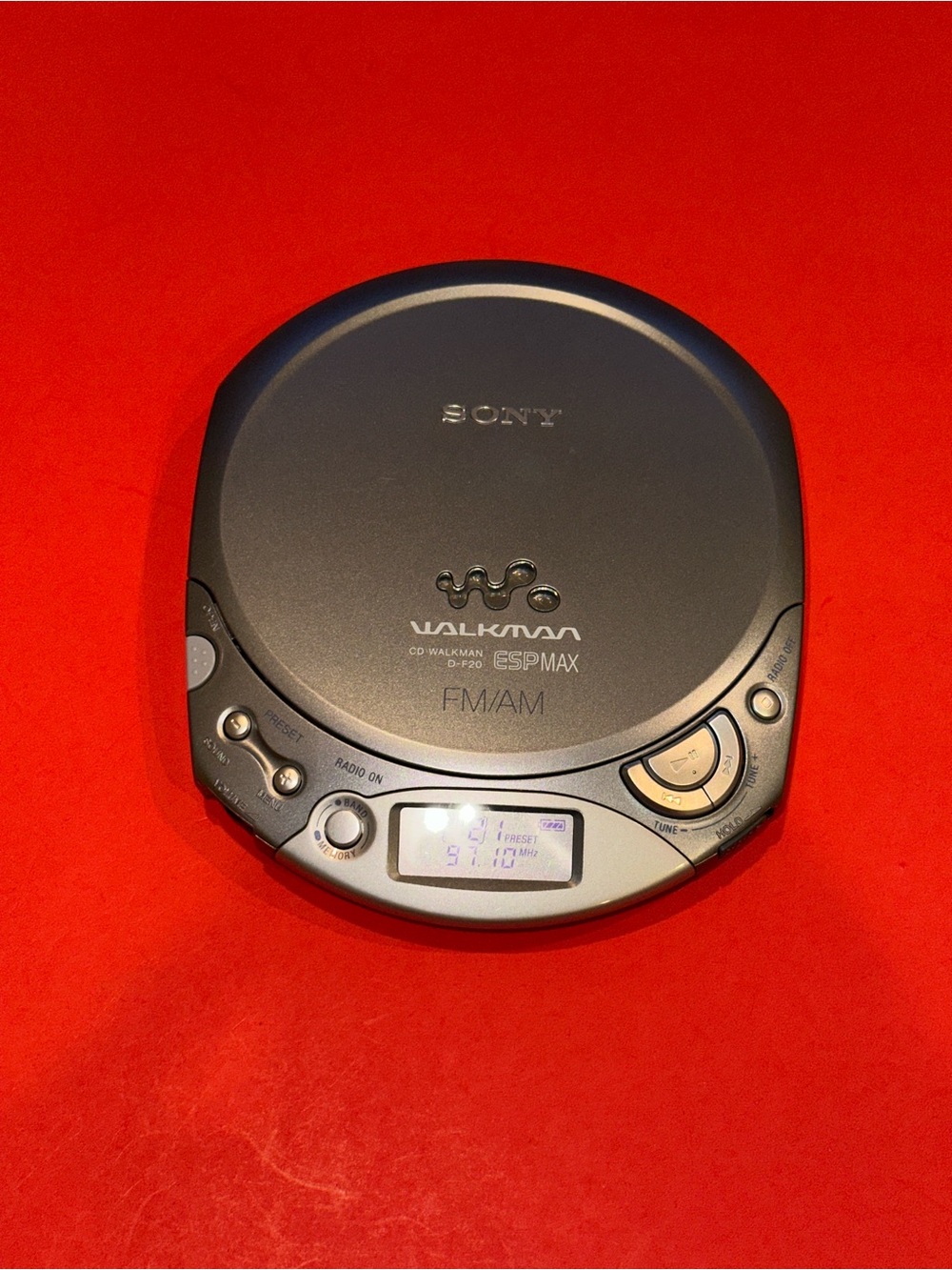 Sony D-F20 Discman Portable CD Walkman AM/FM Radio Player ESP Max TESTED